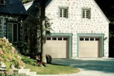 Ce que vous devez considérer avant d’acheter une nouvelle porte de garage