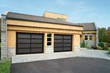 Prolongez votre espace habitable avec des portes de garage toutes vitrées