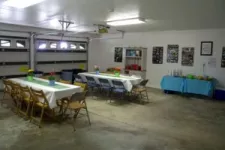 D’un garage poussiéreux à une parfaite salle de réception !